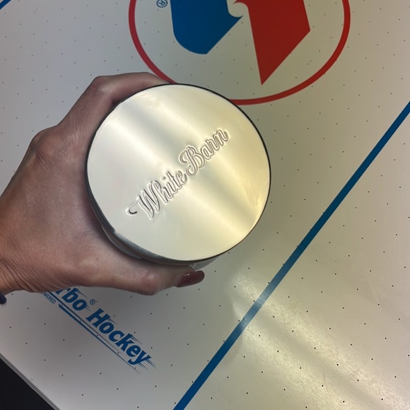 New 3 wick White Barn Candle - Picture 2 of 7